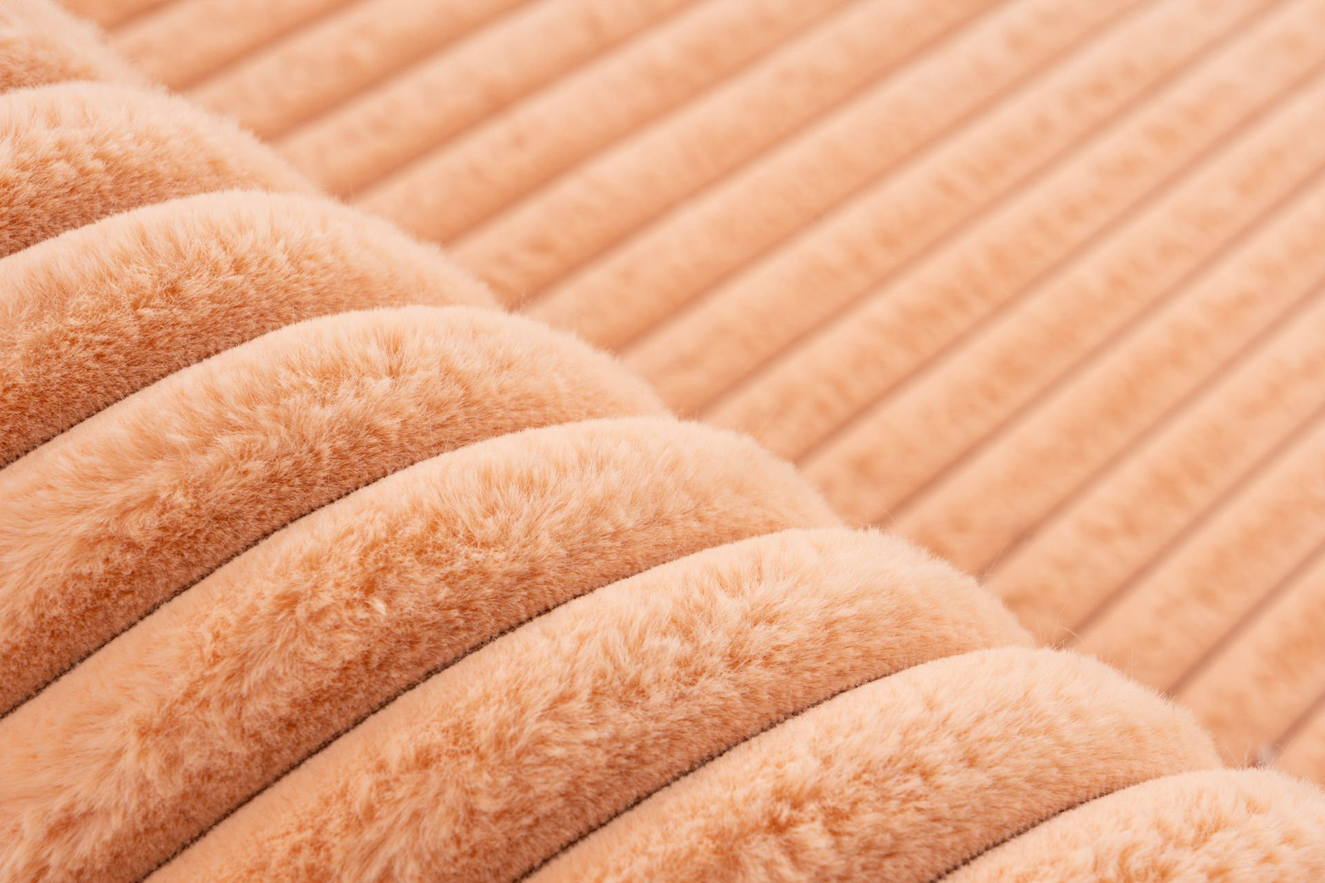 Kusový koberec 80x150 PLUSH- Peach/Marhuľový